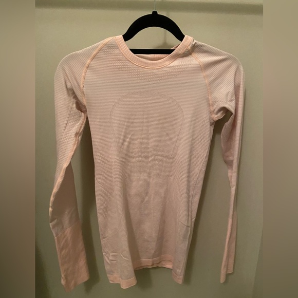 Vintage lululemon baby pink top. Size 4. - Picture 1 of 5